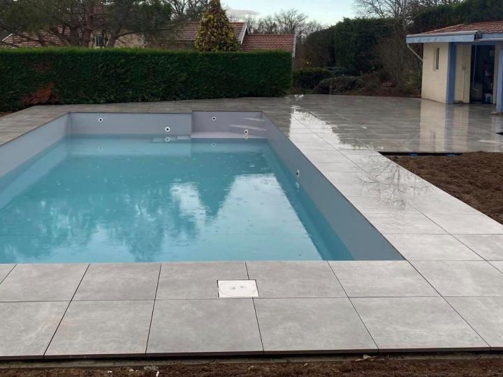 Travaux de rénovation de piscine traditionnelle Près de Montbrison