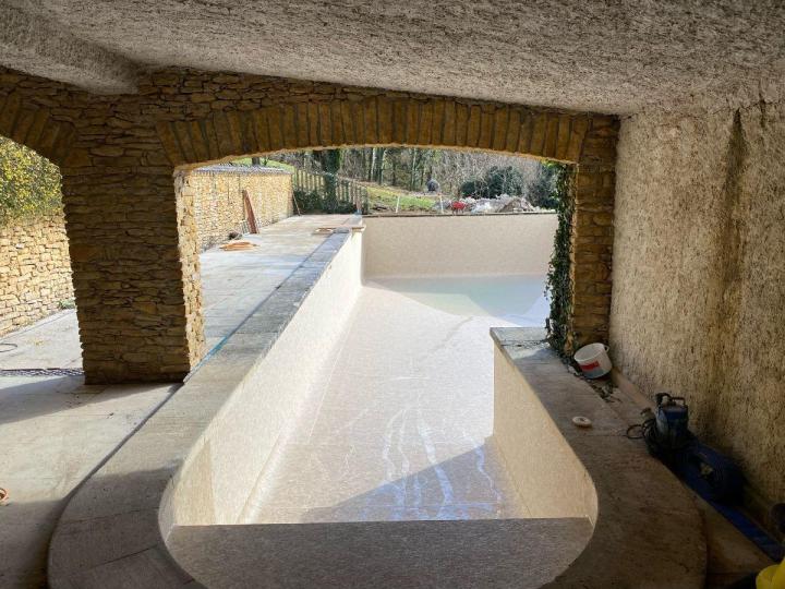 Rénovation de piscine traditionnelle Près de Montbrison