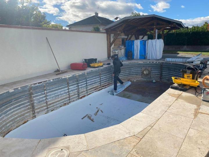 Rénovation de piscine traditionnelle Près de Montbrison
