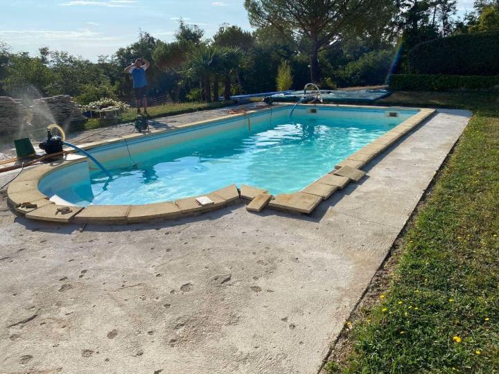 Rénovation de piscine traditionnelle Près de Montbrison