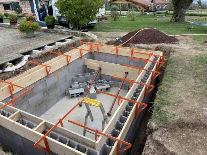 Rénovation de piscine traditionnelle Près de Montbrison
